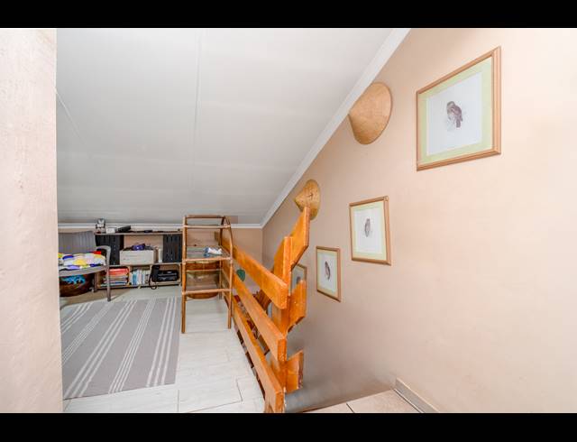 2 BEDROOM TOWNHOUSE FOR SALE IN ALLEN'S NEK